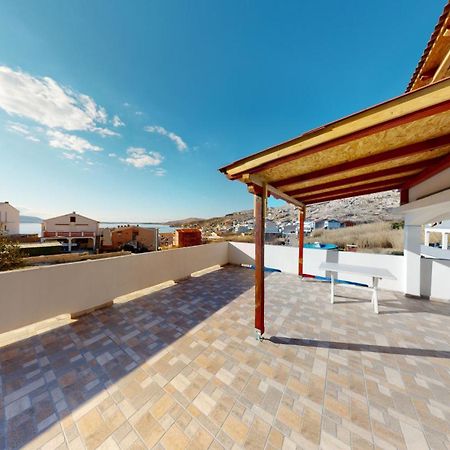 Apartments Riva Metajna Exterior foto