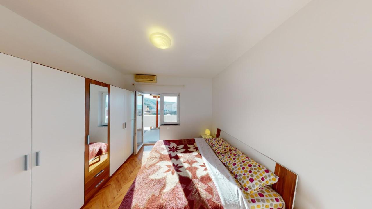 Apartments Riva Metajna Exterior foto
