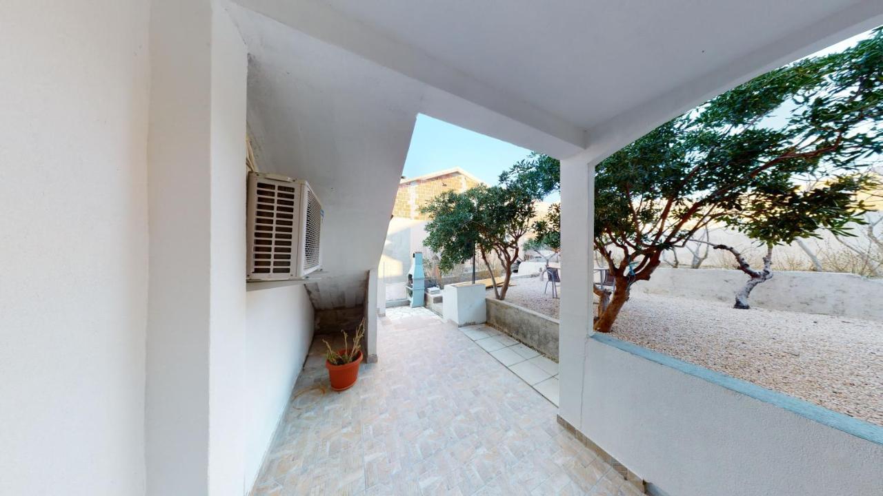 Apartments Riva Metajna Exterior foto