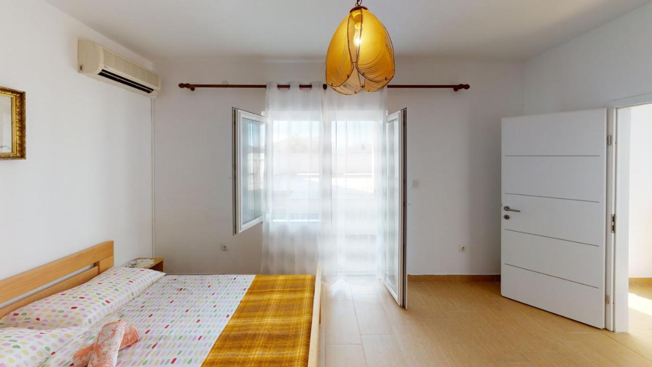 Apartments Riva Metajna Exterior foto