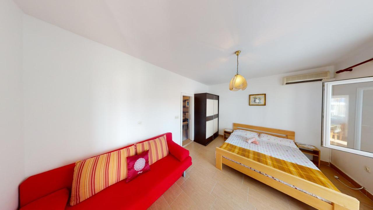 Apartments Riva Metajna Exterior foto