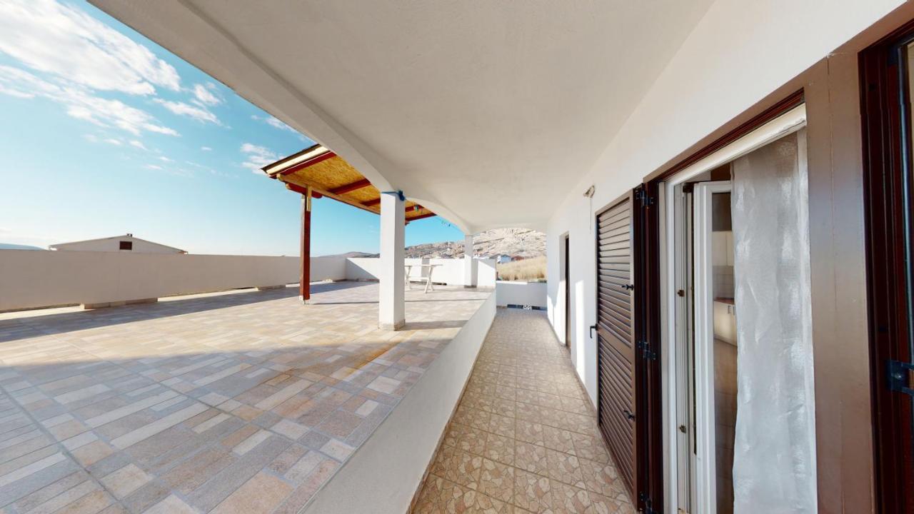 Apartments Riva Metajna Exterior foto