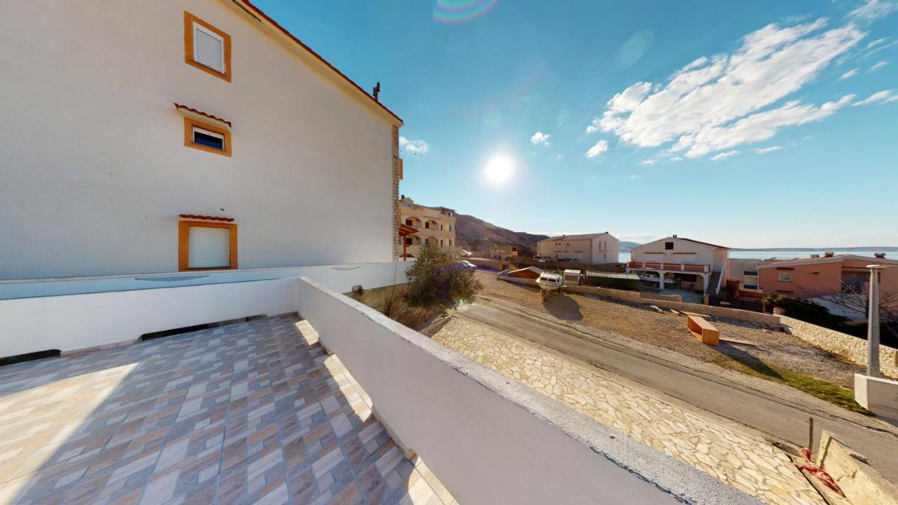 Apartments Riva Metajna Exterior foto