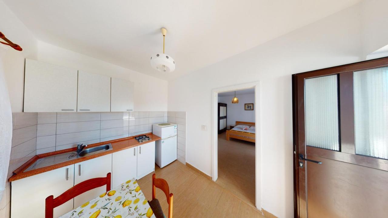 Apartments Riva Metajna Exterior foto
